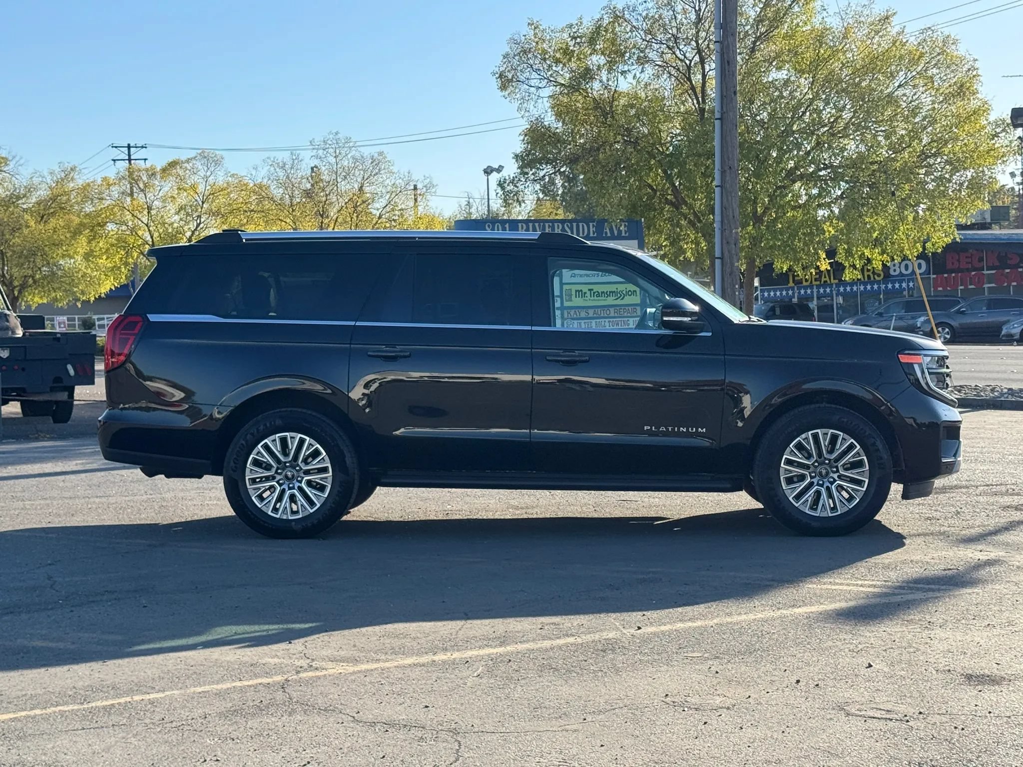 Used 2026 Ford Expedition Max Platinum AWD/4WD image 4