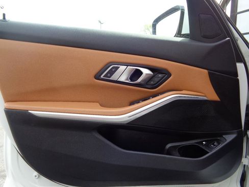 Used 2022 BMW 330e xDrive w/ Driving Assistance Package AWD/4WD image 15