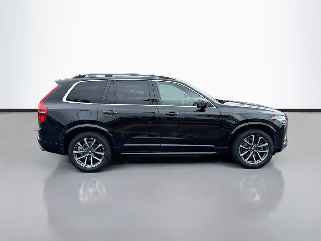 Used 2017 Volvo XC90 T6 Momentum w/ Vision Package AWD/4WD image 9