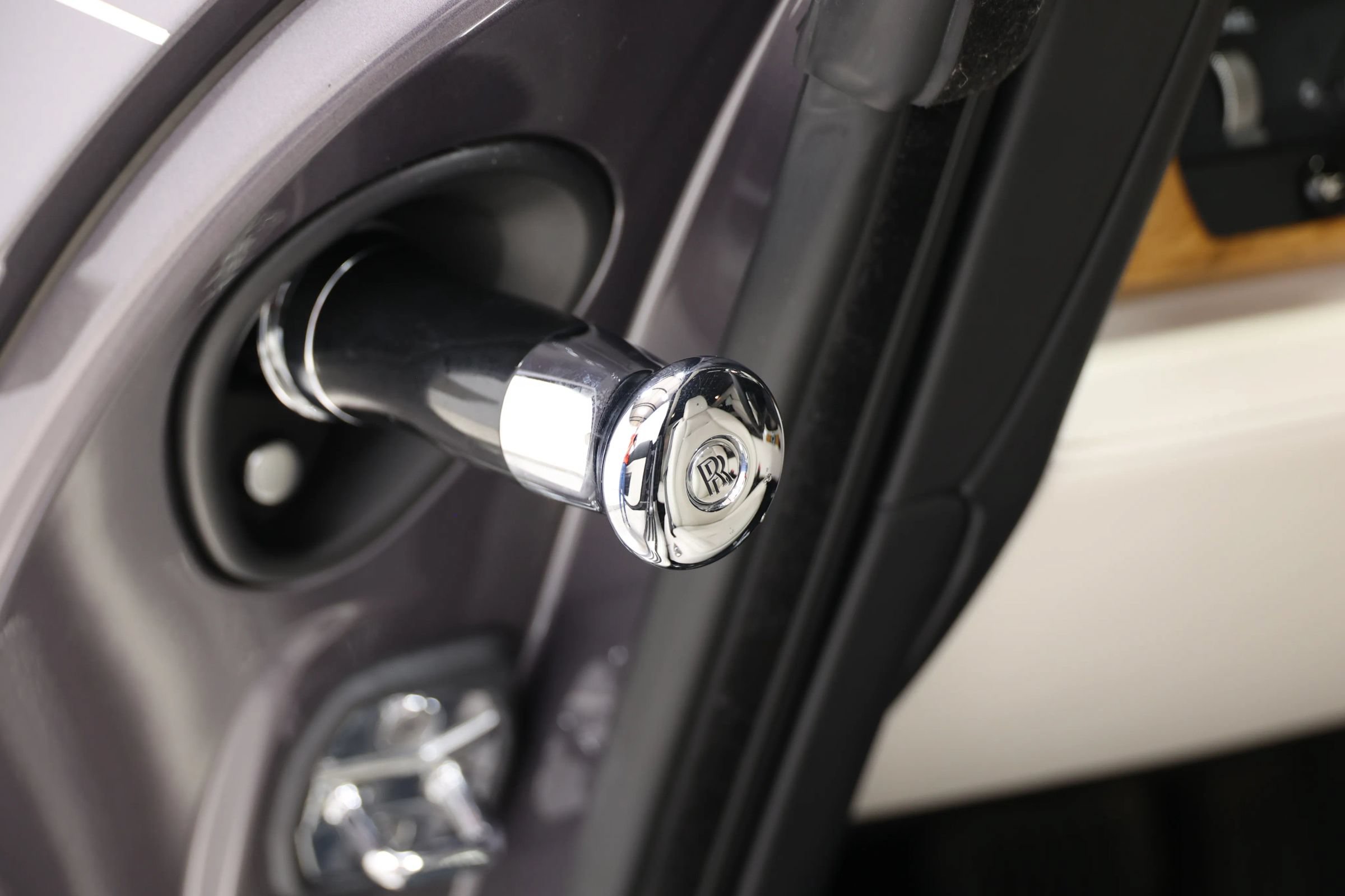 Used 2017 Rolls-Royce Wraith RWD image 16