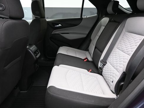 Used 2019 Chevrolet Equinox LS w/ LS Convenience Package image 11