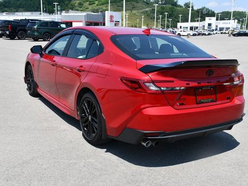 Used 2025 Toyota Camry SE image 5