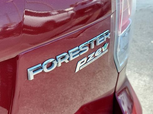 Used 2017 Subaru Forester 2.5i w/ Alloy Wheel Package AWD/4WD image 6