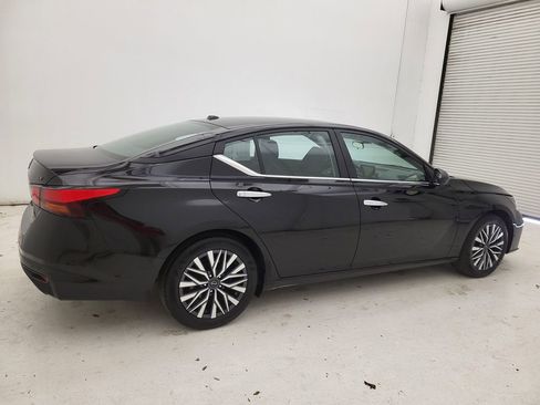 Used 2024 Nissan Altima 2.5 SV image 8