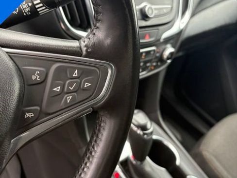 Used 2021 Chevrolet Equinox LT FWD image 17