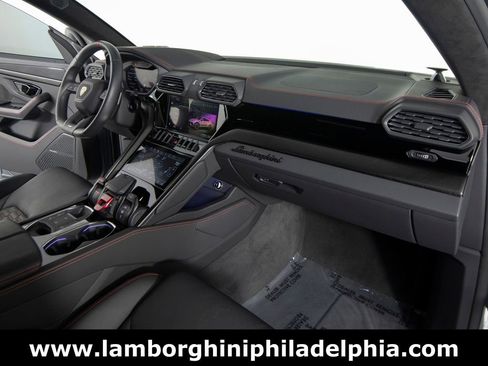 Used 2024 Lamborghini Urus S image 31