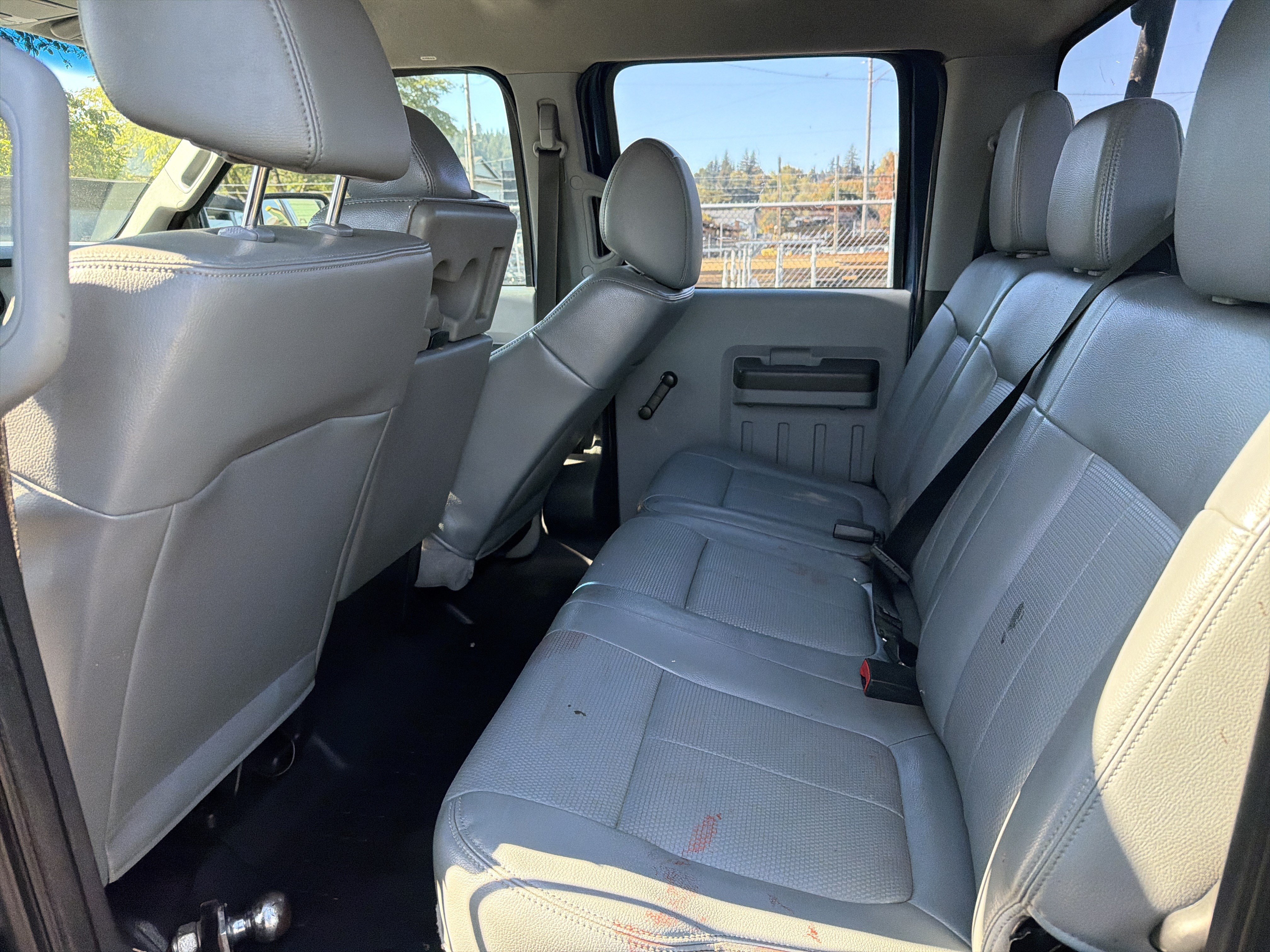Used 2013 Ford F250 XL w/ Heavy Service Suspension Pkg AWD/4WD image 9