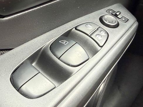 Used 2025 Nissan Kicks Play S FWD image 13