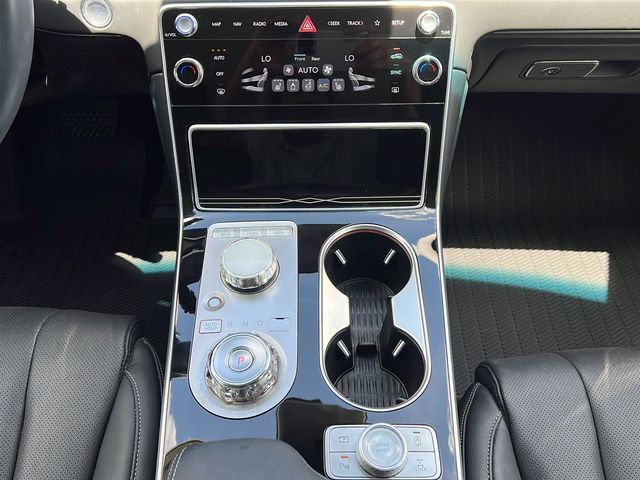 Certified 2025 Genesis GV80 2.5T AWD/4WD image 15