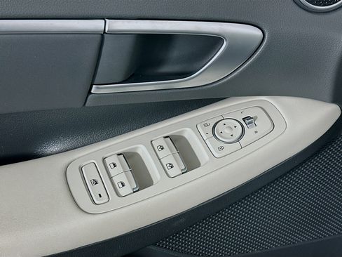 Used 2025 Hyundai Sonata SEL FWD image 15
