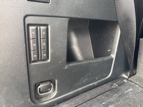 Used 2021 Ford Expedition XLT image 8