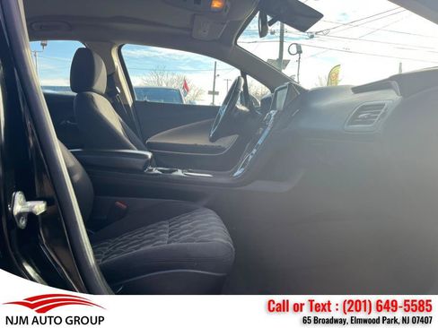 Used 2014 Chevrolet Volt w/ Enhanced Safety Package 2 FWD image 38