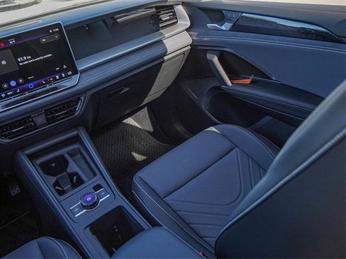 New 2026 Volkswagen Tiguan SE image 20