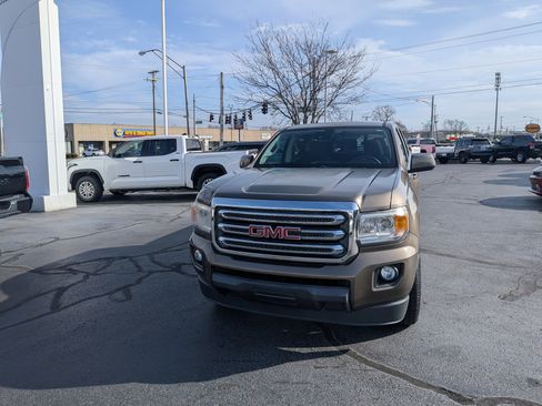 Used 2016 GMC Canyon SLE w/ SLE Convenience Package image 2