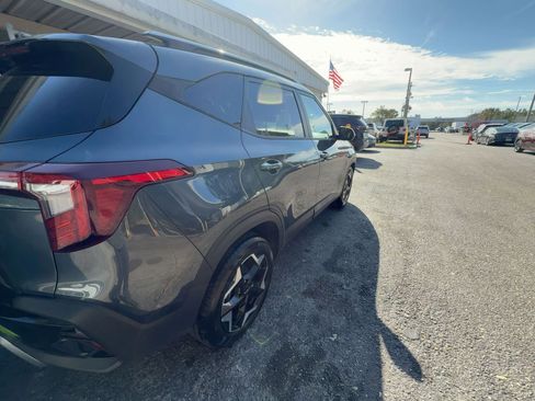 Used 2025 Kia Seltos S image 7