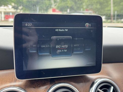 Used 2018 Mercedes-Benz GLA 250 image 30
