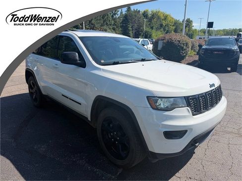 Used 2018 Jeep Grand Cherokee Laredo AWD/4WD image 1