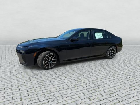 Used 2026 BMW 750e xDrive AWD/4WD image 4