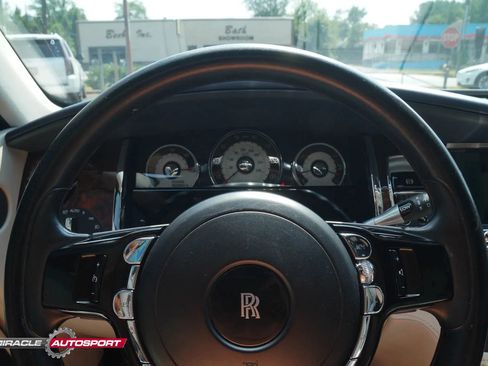 Used 2015 Rolls-Royce Wraith image 32