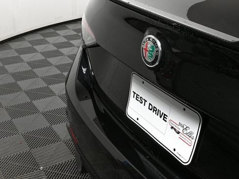 Used 2024 Alfa Romeo Giulia Quadrifoglio image 36