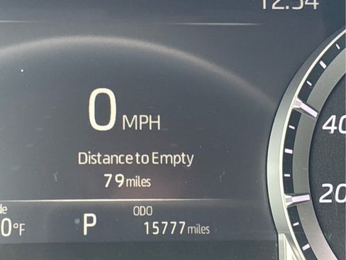 Used 2024 Toyota Highlander XLE image 11