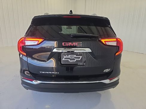 Used 2024 GMC Terrain SLT image 7