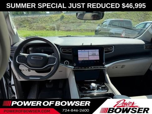 Used 2022 Jeep Wagoneer Series III w/ Premium Group I AWD/4WD image 6