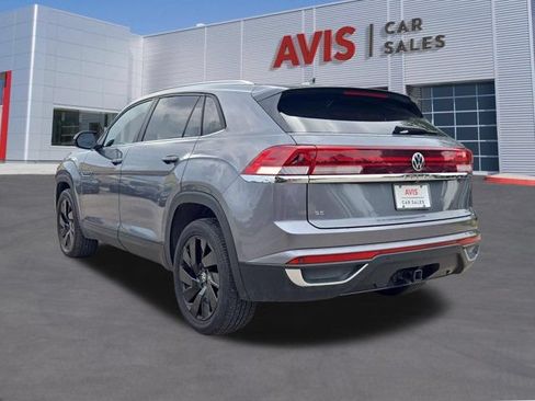 Used 2025 Volkswagen Atlas Cross Sport SE FWD image 10