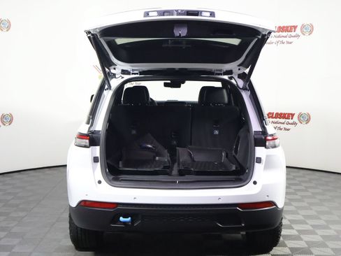Used 2023 Jeep Grand Cherokee Trailhawk w/ Advanced Protech Group II AWD/4WD image 9