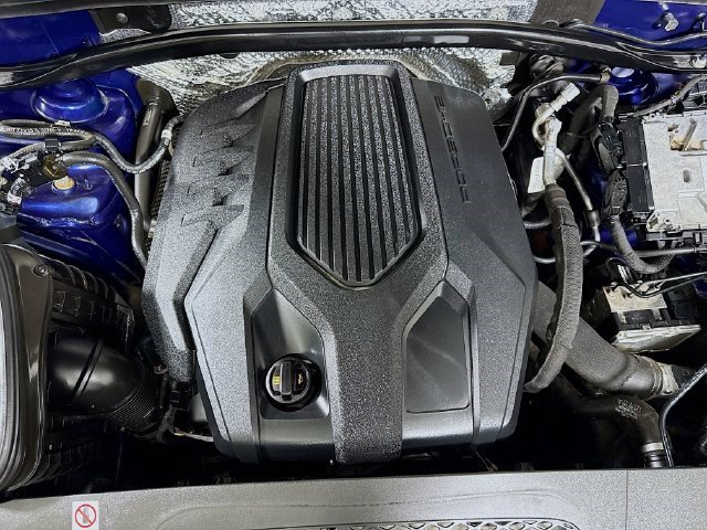 Used 2023 Porsche Macan AWD/4WD image 37