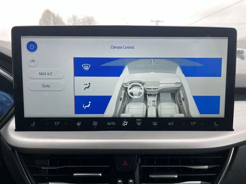 Used 2024 Ford Escape Platinum image 19