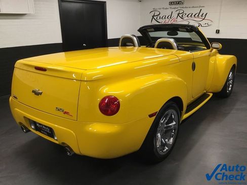 Used 2003 Chevrolet SSR w/ Preferred Equipment Group image 11