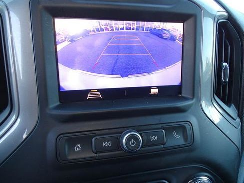 Used 2021 GMC Sierra 1500 4x4 Crew Cab w/ Sierra Value Package image 14