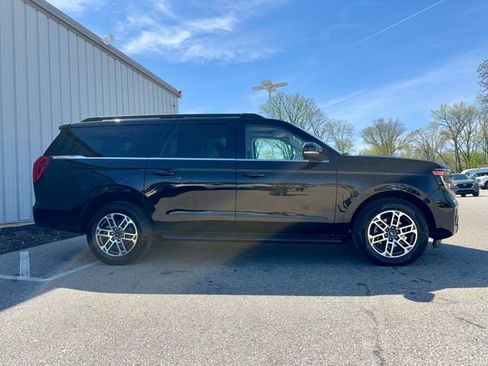 Used 2025 Ford Expedition Max Active AWD/4WD image 7