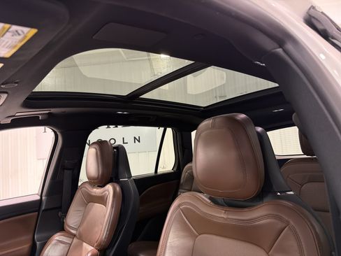 Used 2021 Lincoln Aviator Grand Touring w/ Equipment Group 302A AWD/4WD image 10