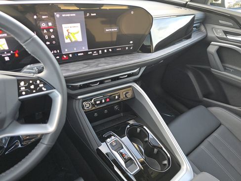 New 2025 Audi Q5 Premium Plus image 24