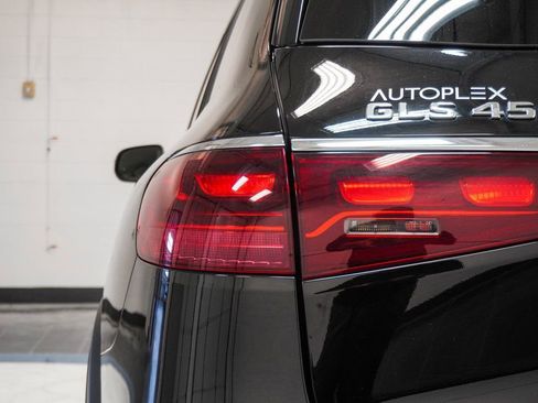 Used 2025 Mercedes-Benz GLS 450 4MATIC image 44