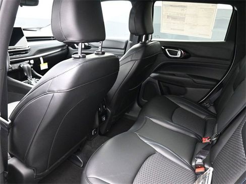 New 2026 Jeep Compass Latitude image 16