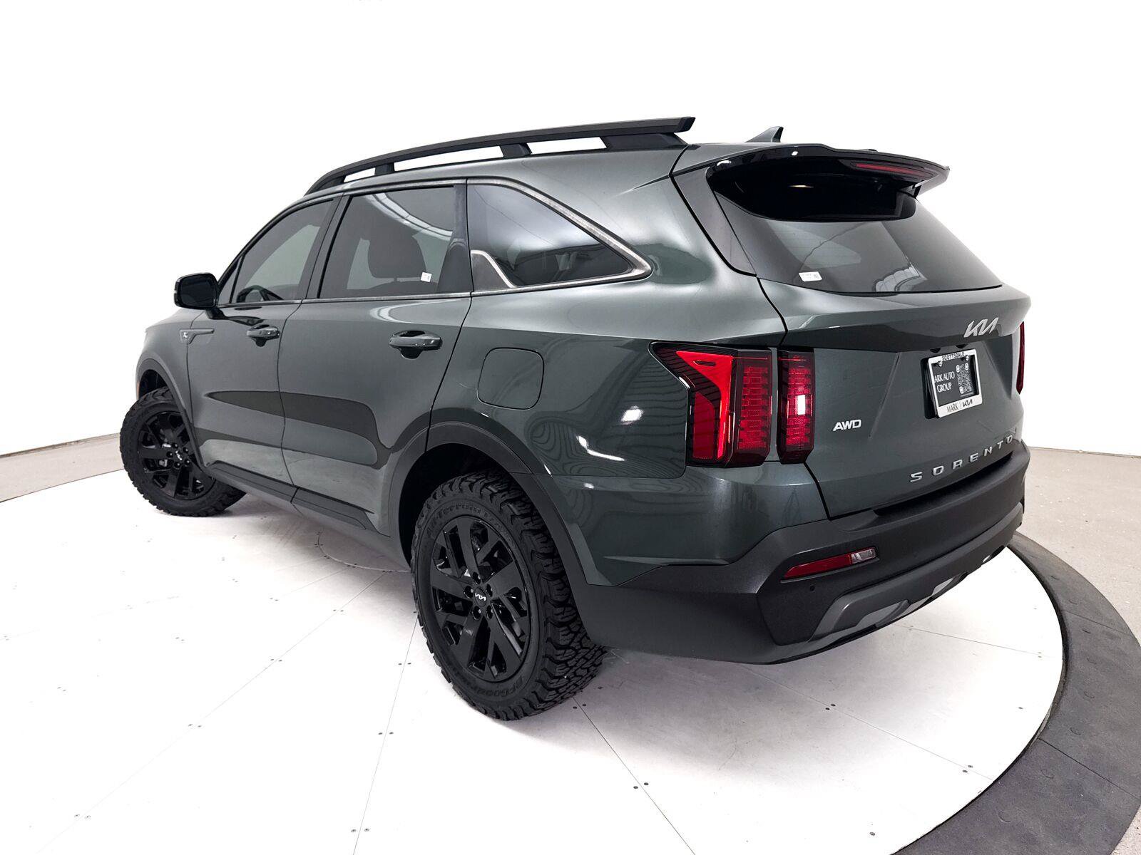 Used 2022 Kia Sorento S AWD/4WD image 2