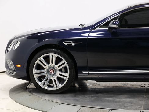 Used 2017 Bentley Continental GT image 8