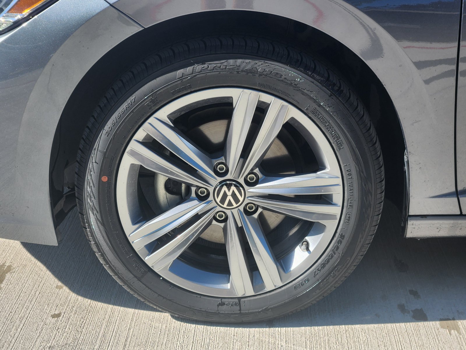 Used 2024 Volkswagen Jetta SE FWD image 11