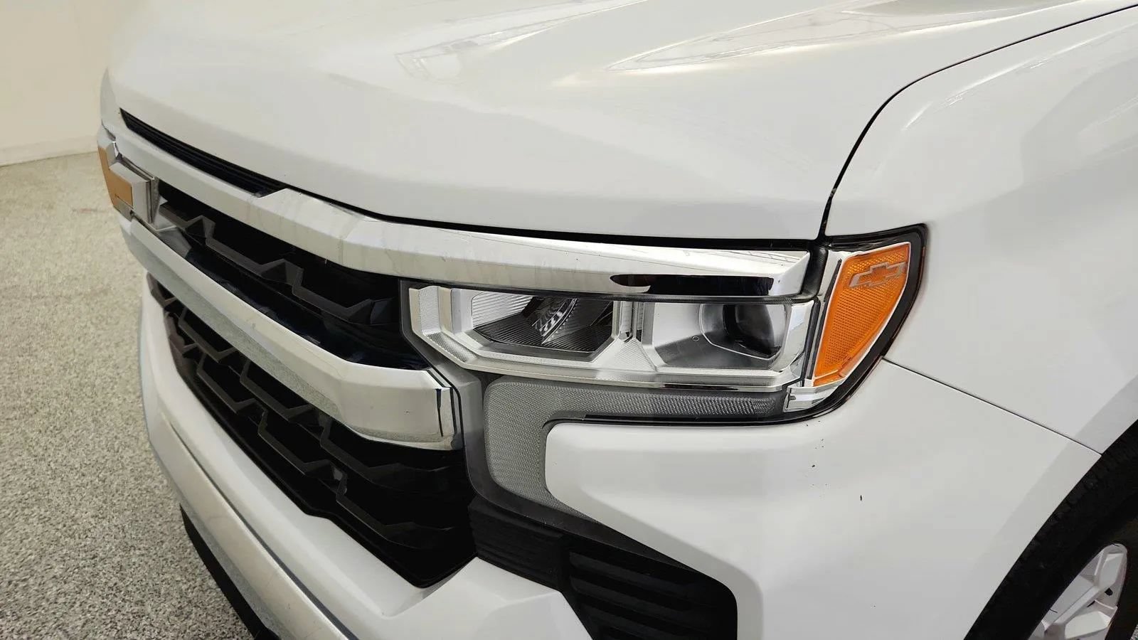 Used 2024 Chevrolet Silverado 1500 LT AWD/4WD image 33