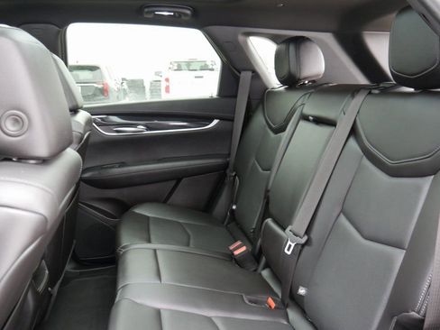 Used 2022 Cadillac XT5 Premium Luxury image 28