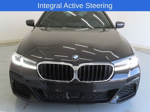 Used 2023 BMW M550i xDrive M550i xDrive w/ Dynamic Handling Package image 10