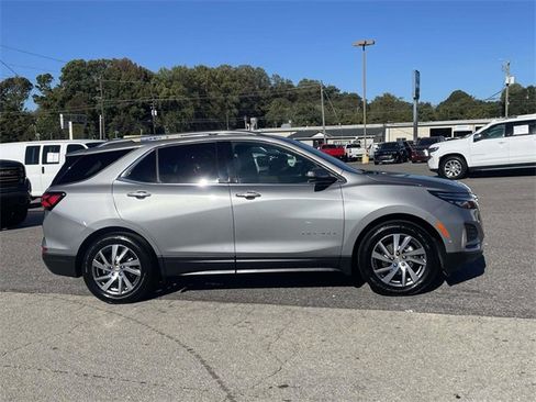 Used 2023 Chevrolet Equinox Premier image 2