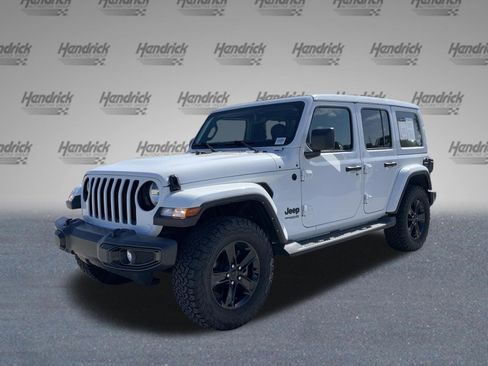 Used 2022 Jeep Wrangler Unlimited Sahara image 4