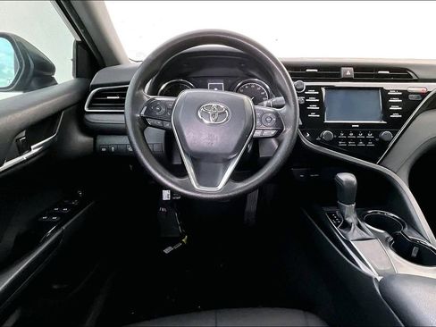 Used 2020 Toyota Camry LE image 8