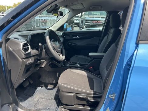 Used 2024 Chevrolet TrailBlazer LT w/ Driver Confidence Package FWD image 12