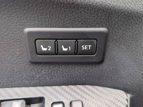 Used 2013 Toyota RAV4 Limited AWD/4WD image 11