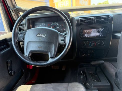 Used 2005 Jeep Wrangler Unlimited Rubicon AWD/4WD image 17